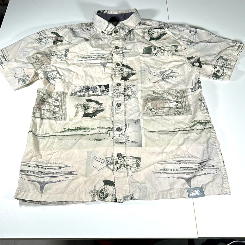 Men’s Star Wars Millennium Falcon Button Up Short Sleeve Shirt sz S